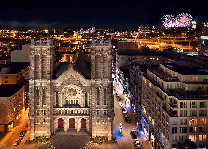 Pur, Quebec, A Tribute PortfolioHotel Quebec